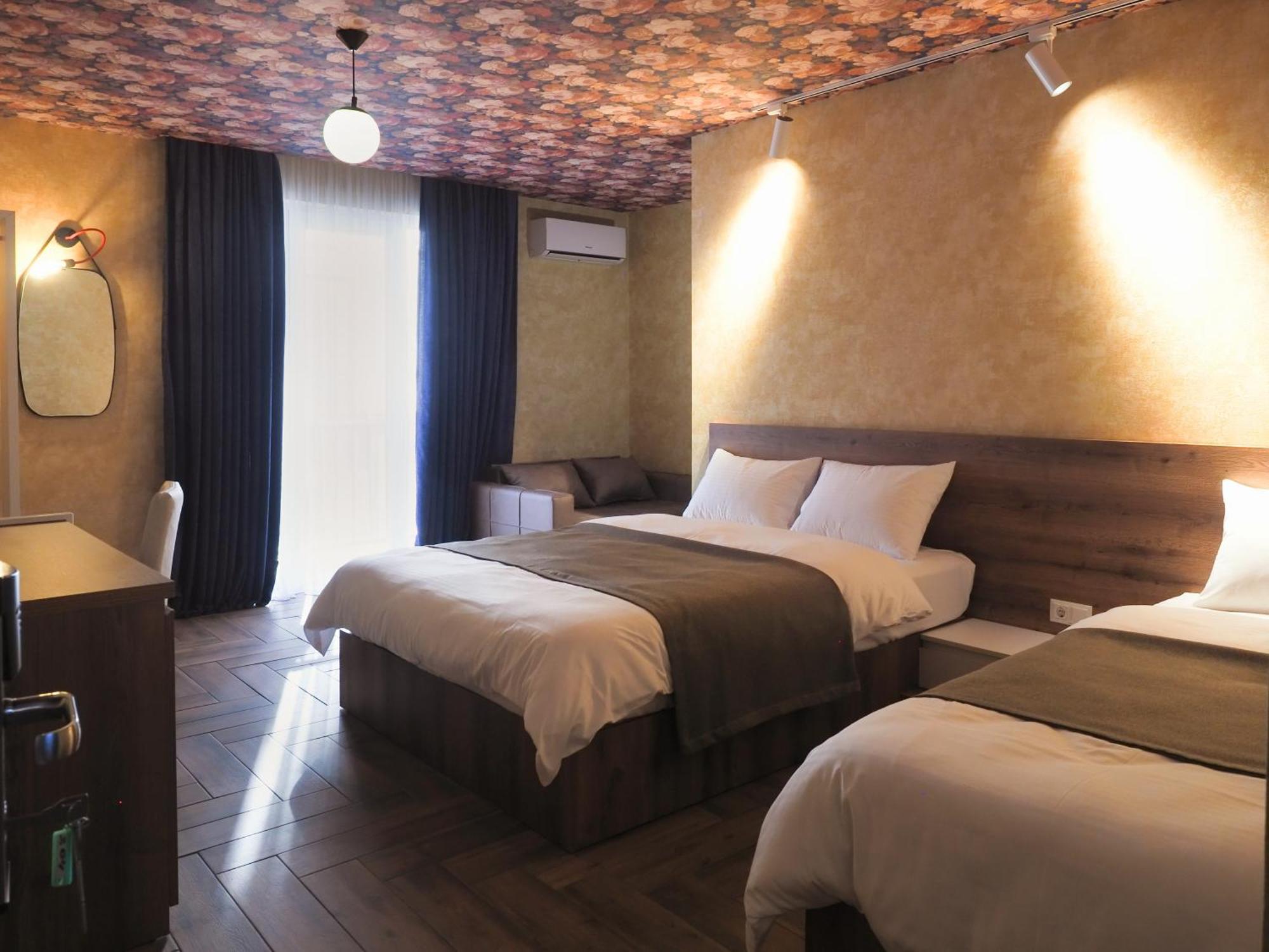 Hotel Hills In Old Tbilisi Exterior foto